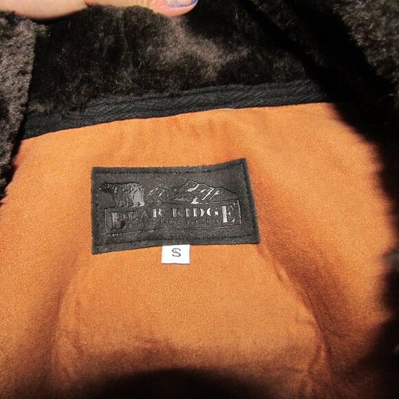 Vintage Bear Ridge Faux Fur Bomber Jacket with Leaf Embossing Size Small - Picture 7 of 8